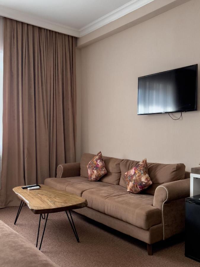 เกเรเมต โฮเต็ล Hotel อัลมาตี ภายนอก รูปภาพ