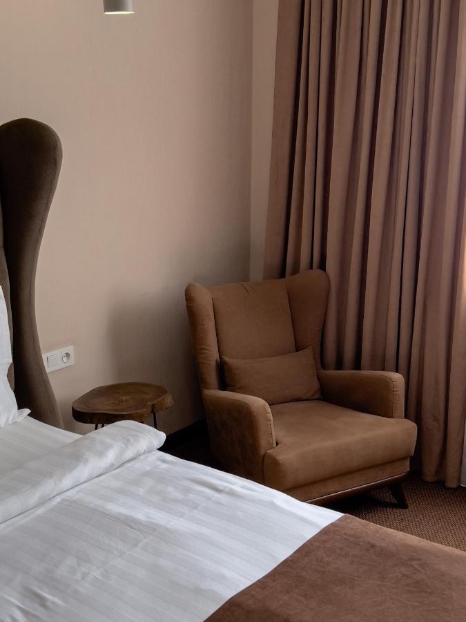 เกเรเมต โฮเต็ล Hotel อัลมาตี ภายนอก รูปภาพ