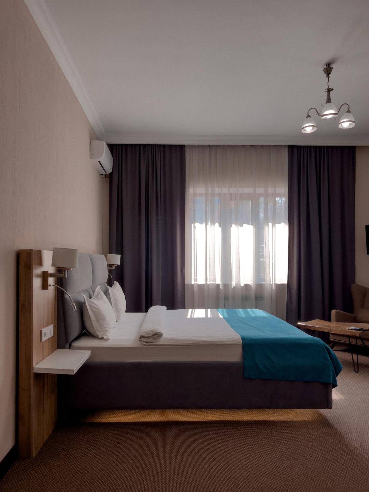 เกเรเมต โฮเต็ล Hotel อัลมาตี ภายนอก รูปภาพ