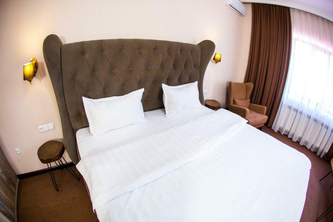 เกเรเมต โฮเต็ล Hotel อัลมาตี ภายนอก รูปภาพ